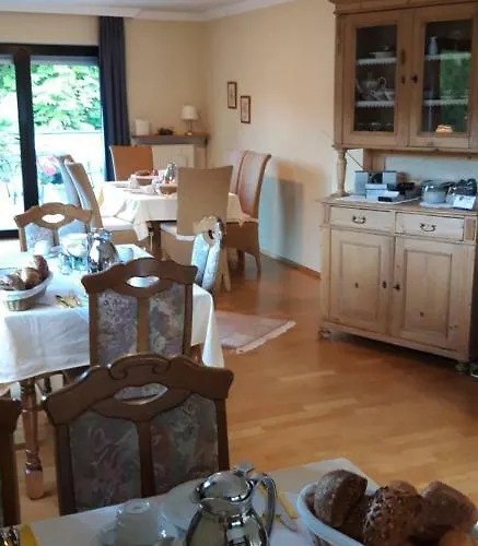 Wein & Gastehaus Hermeshof Konukevi *